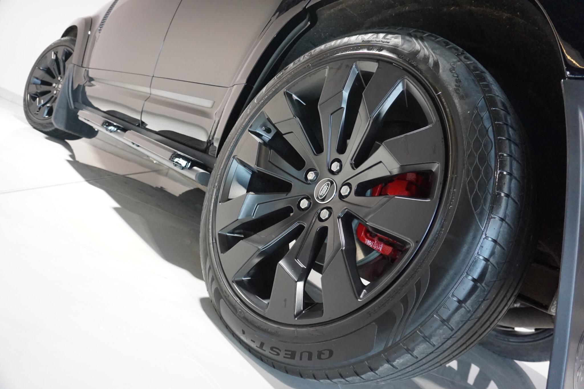 Land Rover Defender 110 3.0 D250 MHEV SE SUV 5dr Diesel Auto 4WD Euro 6 (s/s) (250 ps)